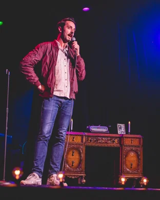 Live concert by Ismo Leikola