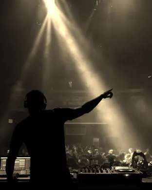 Club 90s: Heated RivalRave