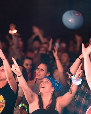 Fool House: The Ultimate 90s Dance Party