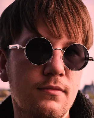 Live concert by Layton Giordani